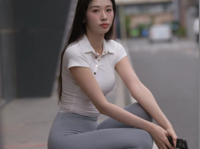 街拍美女：灰色瑜伽裤美女（476P）M87027